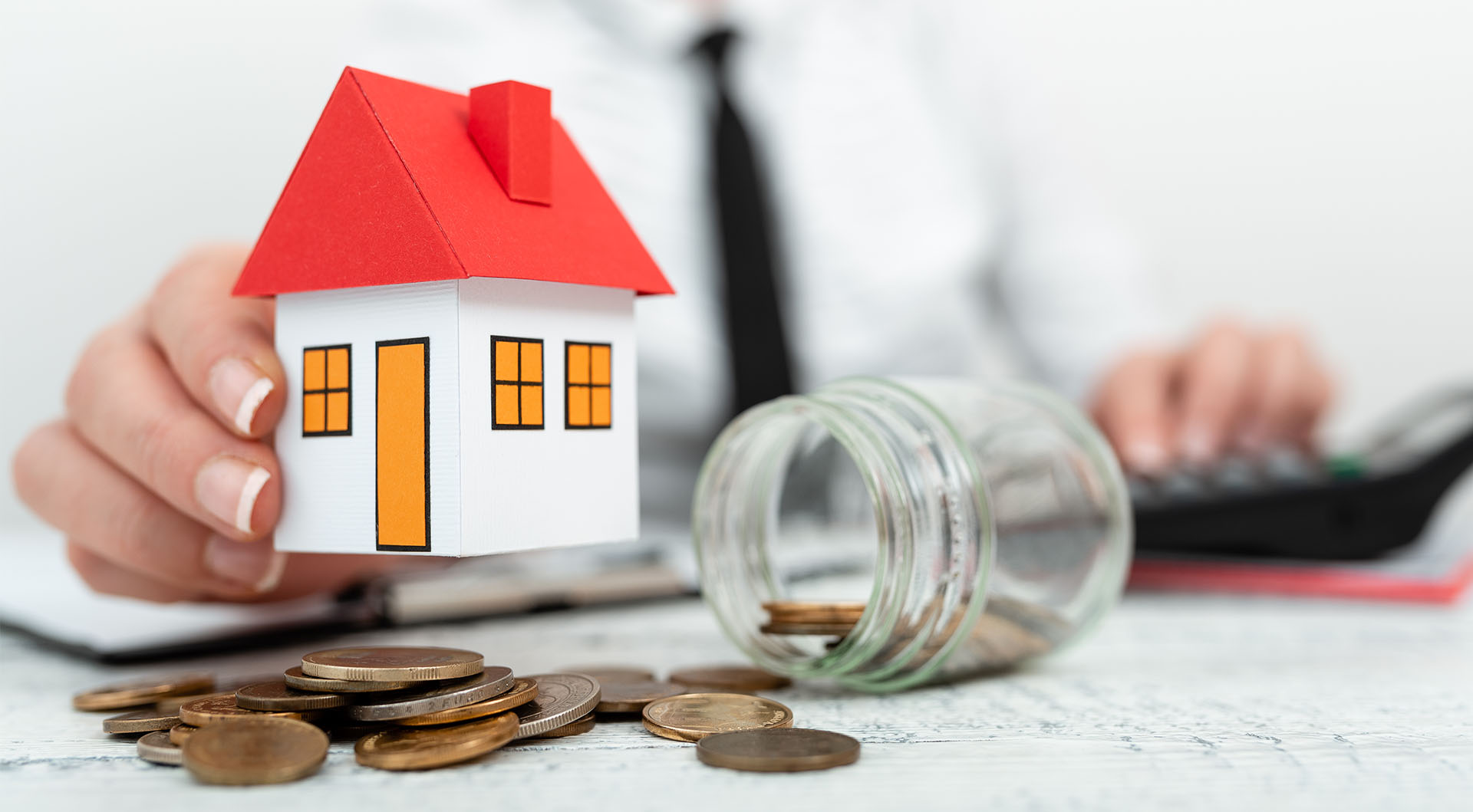 What is a specialist mortgage lender